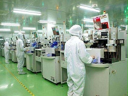 潔凈室在什么情況下采用分散式凈化空調(diào)系統(tǒng)？